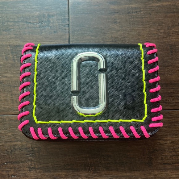 Marc Jacobs Handbags - Marc Jacobs belt bag